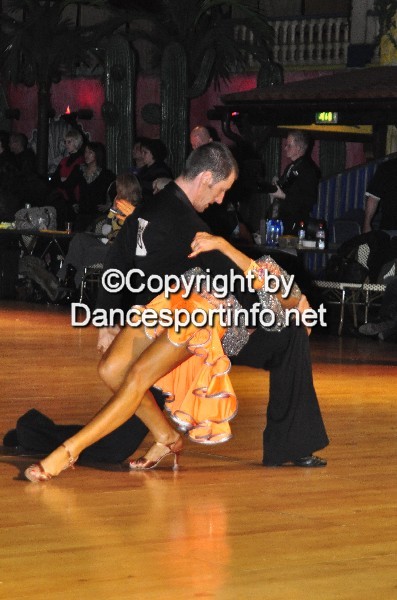 http://photos.dancesportinfo.net/Gallery/DancesportInfo/2_187_6258_52426__DSC0775.jpg