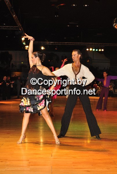 http://photos.dancesportinfo.net/Gallery/DancesportInfo/2_33054_6258_52426__DSC0853.jpg
