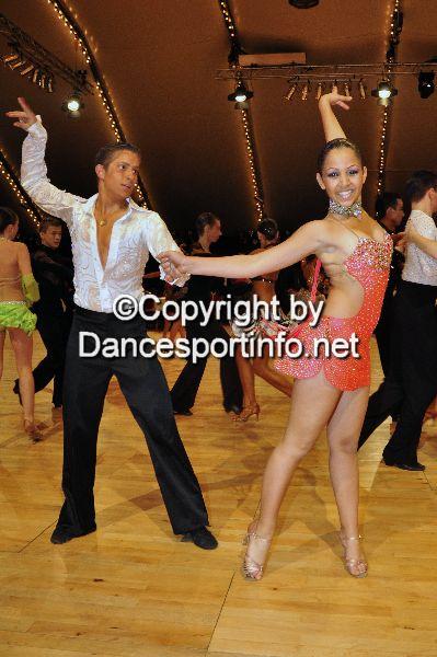 http://photos.dancesportinfo.net/Gallery/DancesportInfo/2_95795_6353_53582__DSC9603.jpg