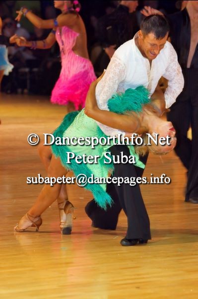 http://photos.dancesportinfo.net/Gallery/PeterSuba/3_187_2384_12532_06B12074.jpg
