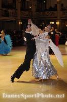 Stuart Earnshaw & Melanie Earnshaw at 