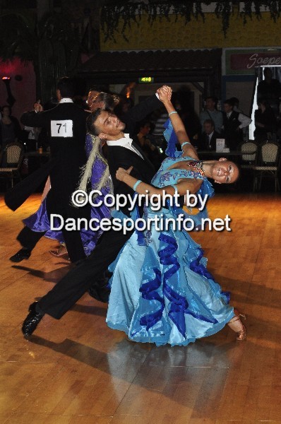 http://photos.dancesportinfo.net/Gallery/DancesportInfo/2_36935_6258_52525__DSC1915.jpg