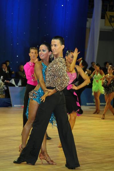 http://photos.dancesportinfo.net/Gallery/Guest/11_84596___Genia&amp;Yosik.JPG