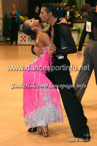 http://photos.dancesportinfo.net/Gallery/JanosHolczer/32_104596_7973_73256_IMG_4991.jpg