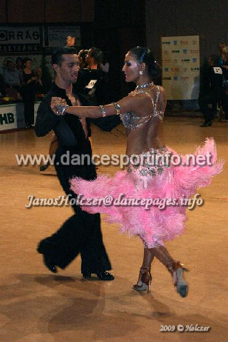 http://photos.dancesportinfo.net/Gallery/JanosHolczer/32_104596_7973_73256_IMG_5558.jpg
