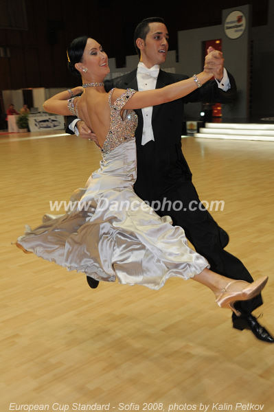 http://photos.dancesportinfo.net/Gallery/KalinPetkov/22_19044_6138_50703_dancephotos185687.jpg