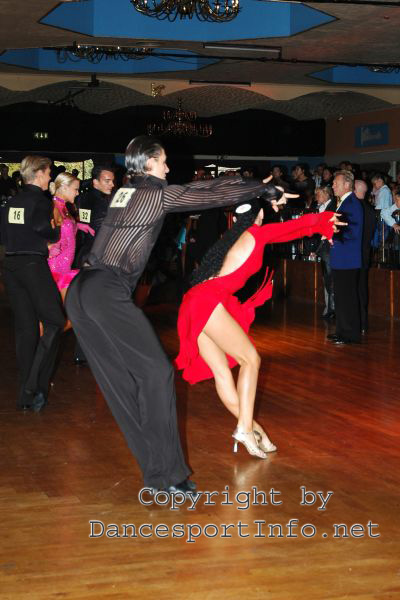 http://photos.dancesportinfo.net/Gallery/dancesportInfo/2_21543_1145_4885_DSC_9234.jpg